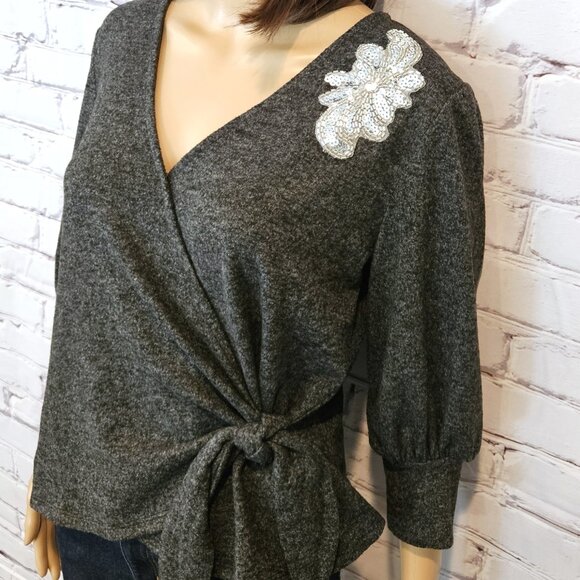 ADRIENNE VITTADINI - Pullover gray wrap sweater with front sequin detail - Picture 5 of 9